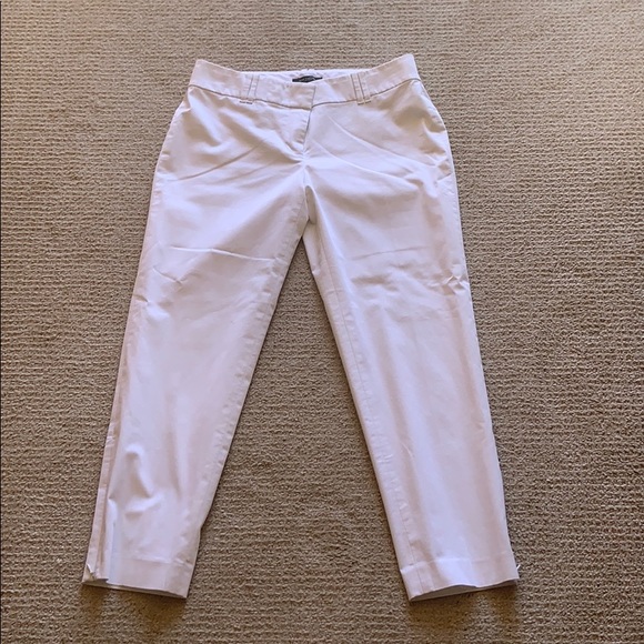 Like new Ann Taylor capris in white size 4! - Picture 3 of 8